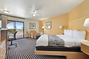 스위트, 퀸사이즈침대 1개, 금연, 발코니 | 고급 침구, 객실 내 금고, 노트북 작업 공간, 암막 커튼