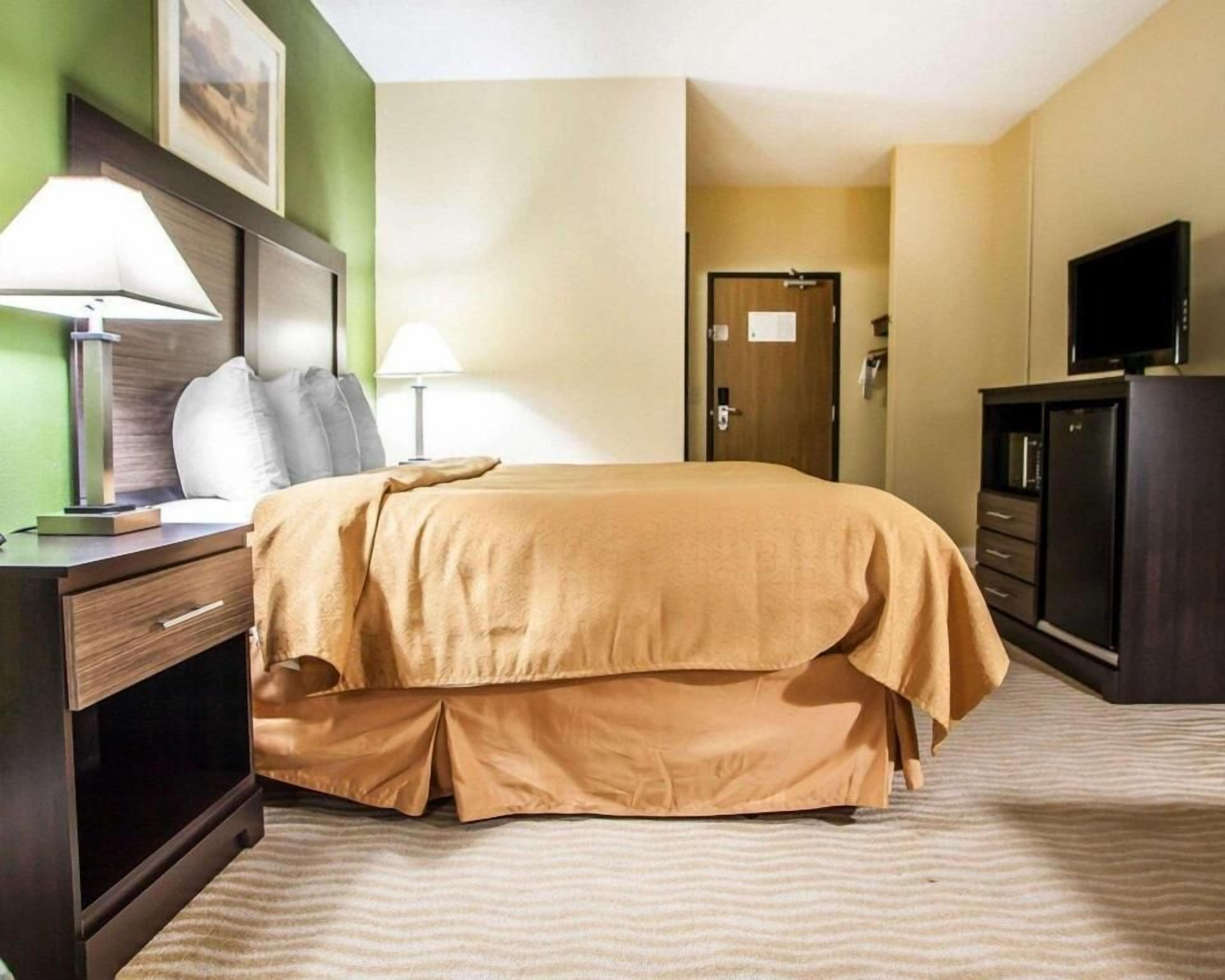 Iron/ironing board, rollaway beds, free WiFi, bed sheets