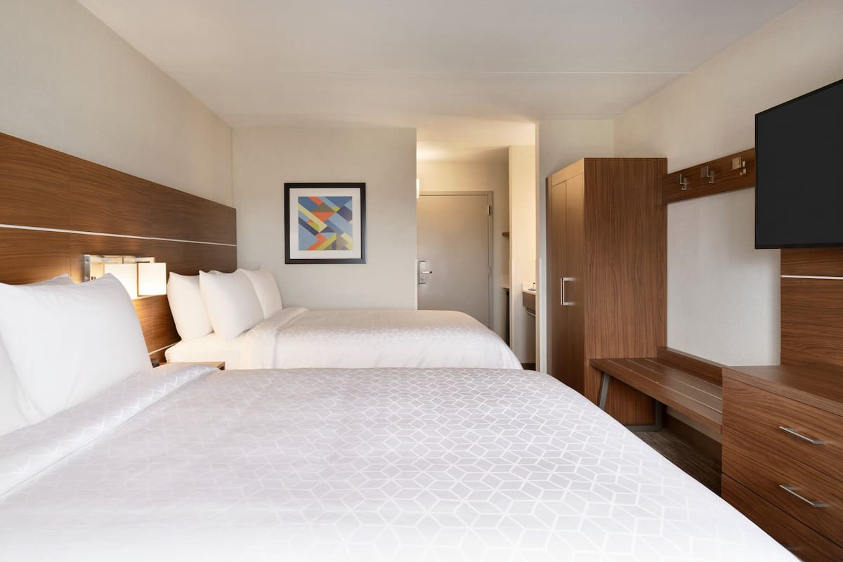 1 bedroom, premium bedding, down comforters, pillowtop beds