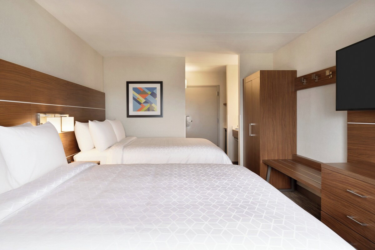 Standard Room, 2 Queen Beds | Premium bedding, down comforters, pillowtop beds, in-room safe