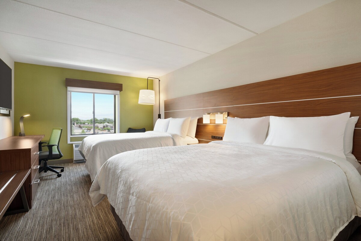 Premium bedding, down comforters, pillowtop beds, in-room safe