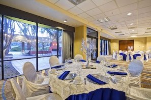 Ballroom - DoubleTree by Hilton Phoenix North (Phoenix)