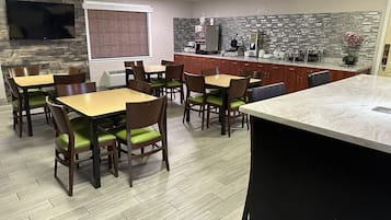 Petit déjeuner continental compris tous les jours