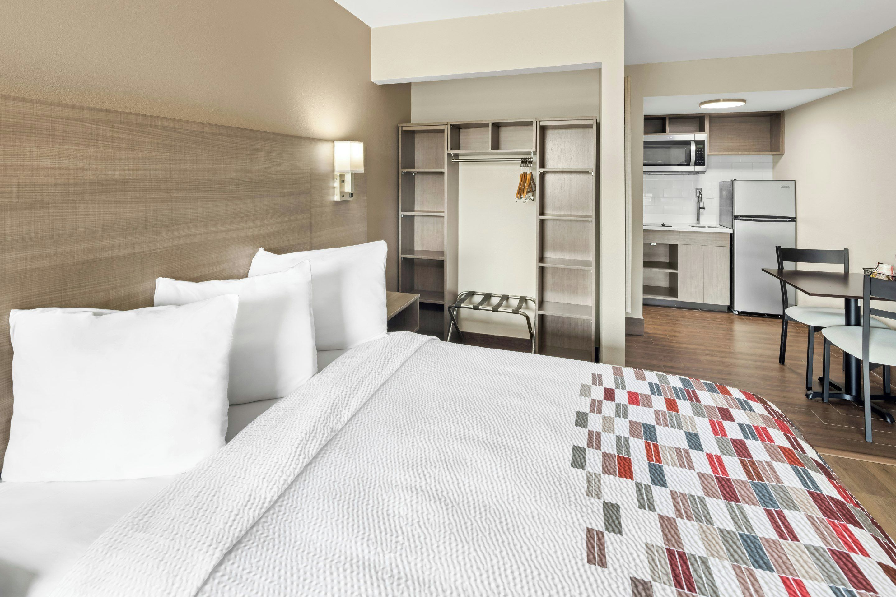 Suite, 1 Double Bed, Non Smoking | Desk, iron/ironing board, free WiFi, bed sheets