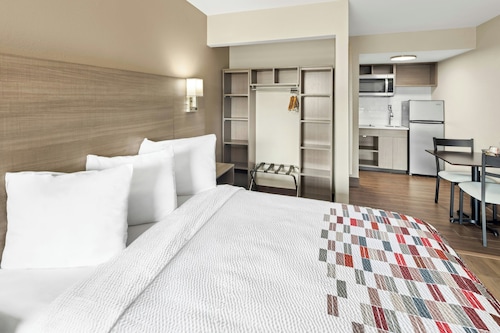 Red Roof Inn & Suites Marysville