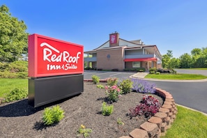Exterior - Red Roof Inn & Suites Marysville (Marysville)