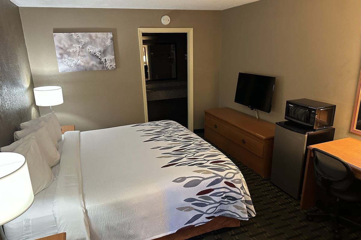 Desk, iron/ironing board, free cots/infant beds, free WiFi