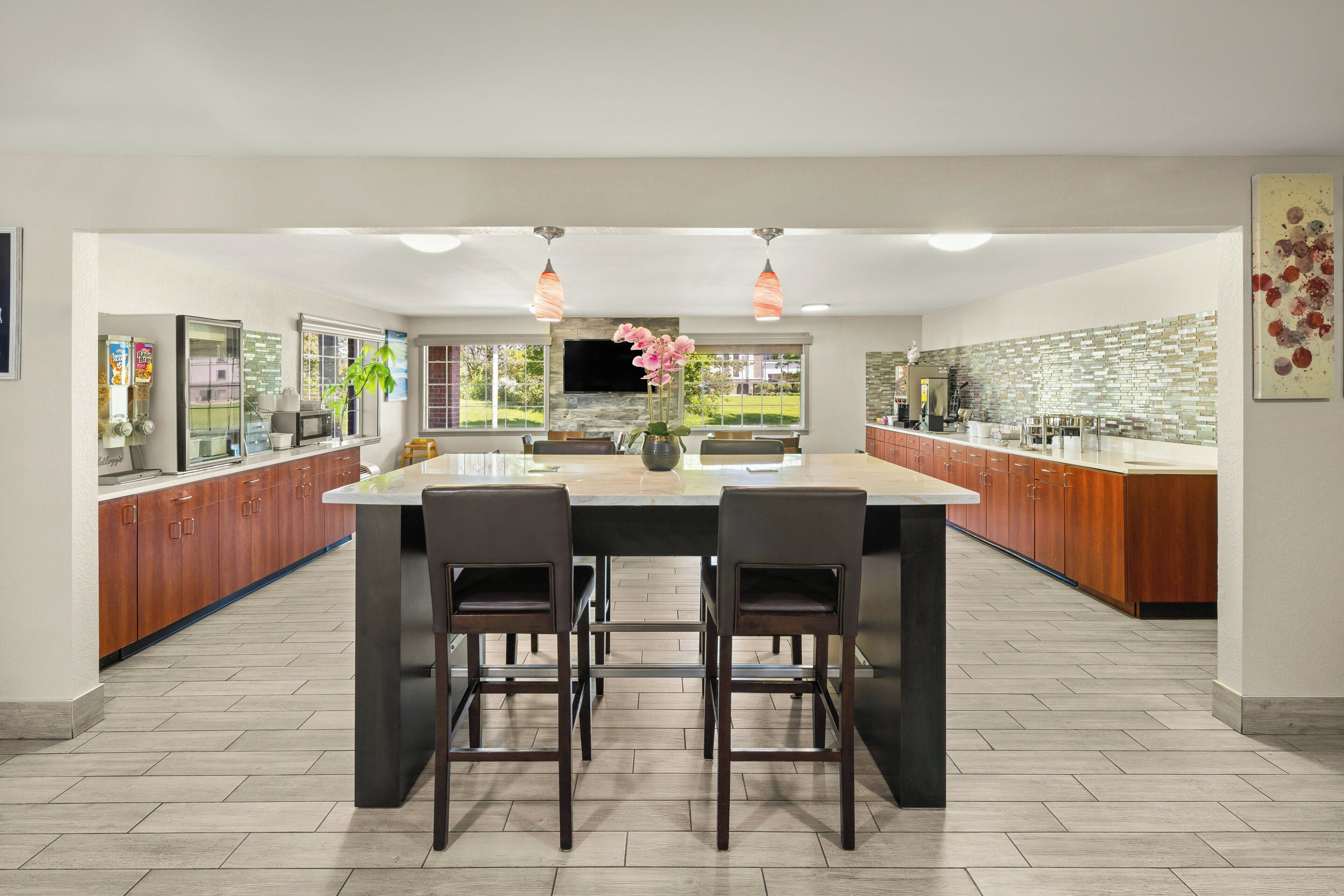 Free daily continental breakfast