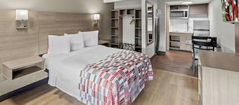 Red Roof Inn & Suites Marysville