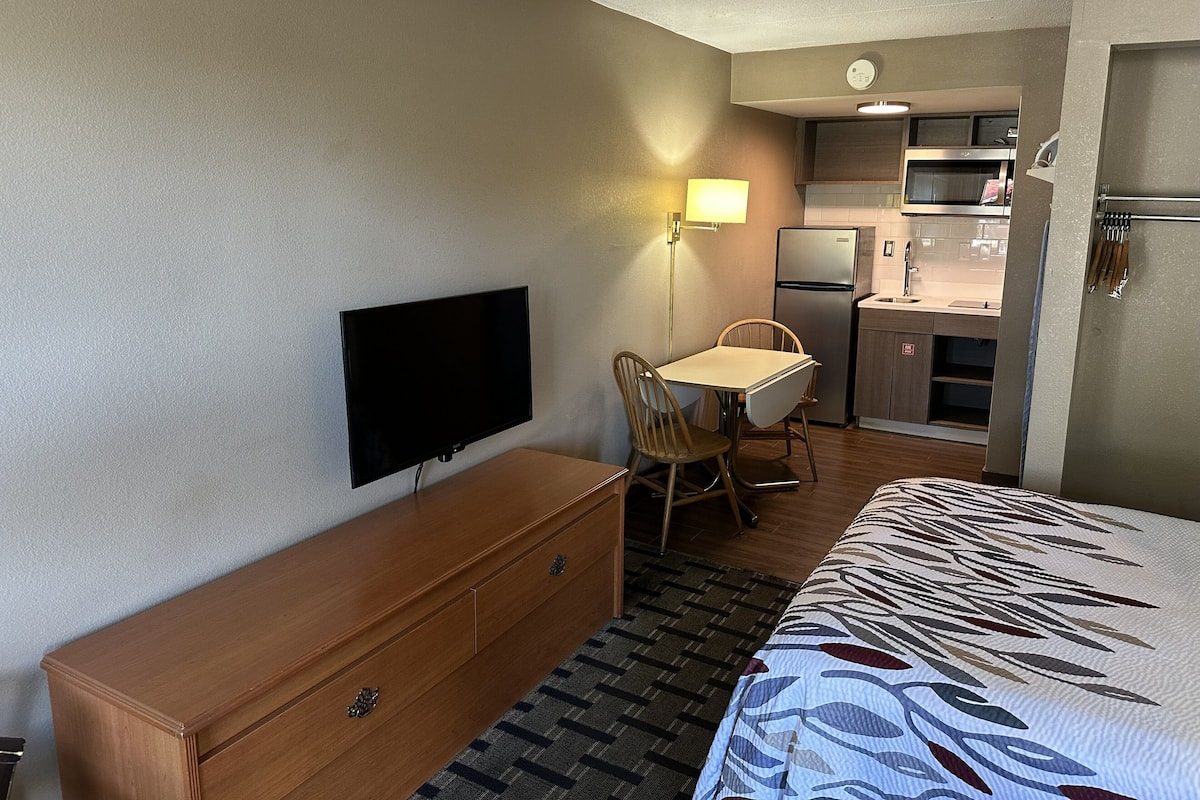 Desk, iron/ironing board, free cots/infant beds, free WiFi
