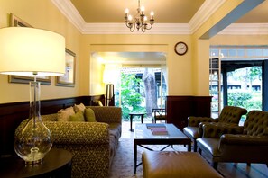 Siddeområde i lobbyen