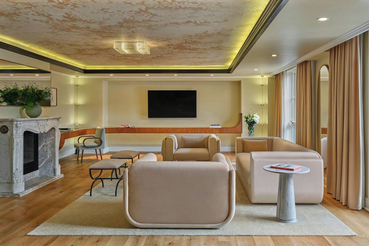 Presidential Suite, 1 King Bed (Silver Queen) | Living area | LCD TV, DVD player, books, pay movies