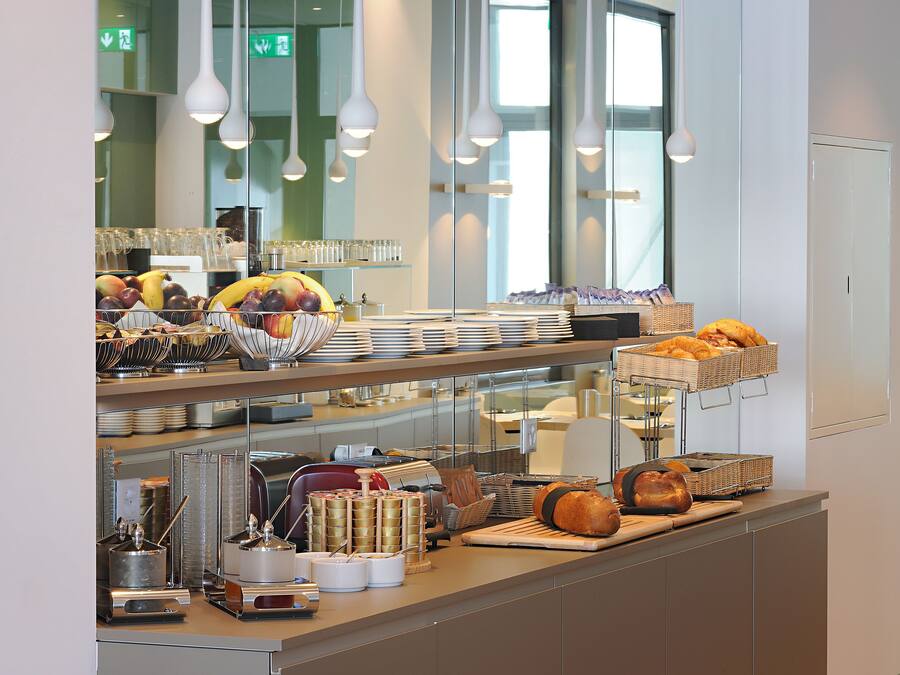 Daily buffet breakfast (CHF 19 per person)