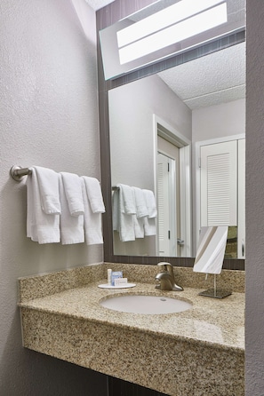 Combined shower/bathtub, eco-friendly toiletries, hair dryer, towels