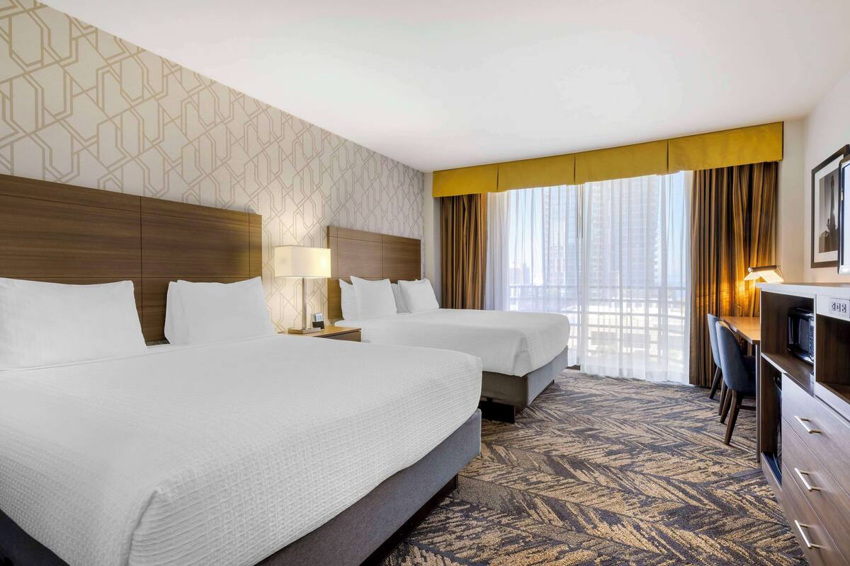 1 bedroom, pillow-top beds, in-room safe, blackout curtains