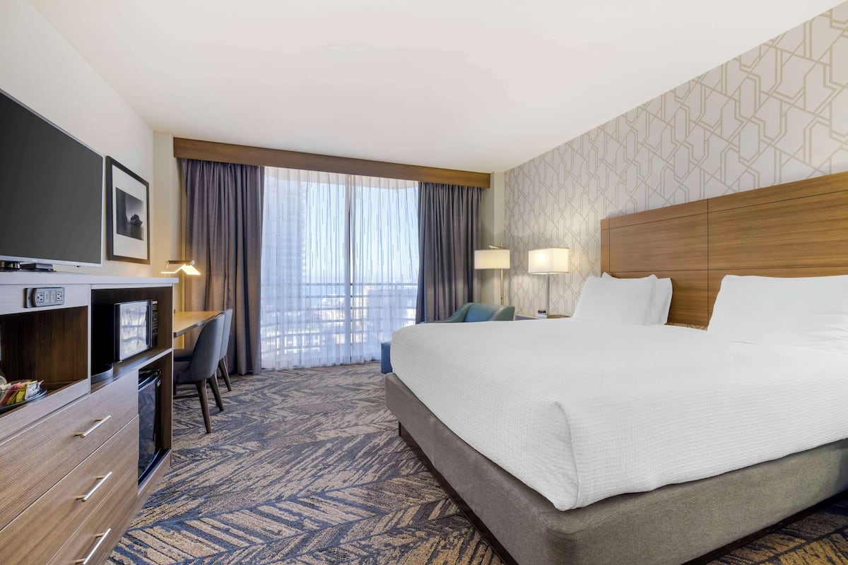 Pillowtop beds, in-room safe, blackout drapes, iron/ironing board