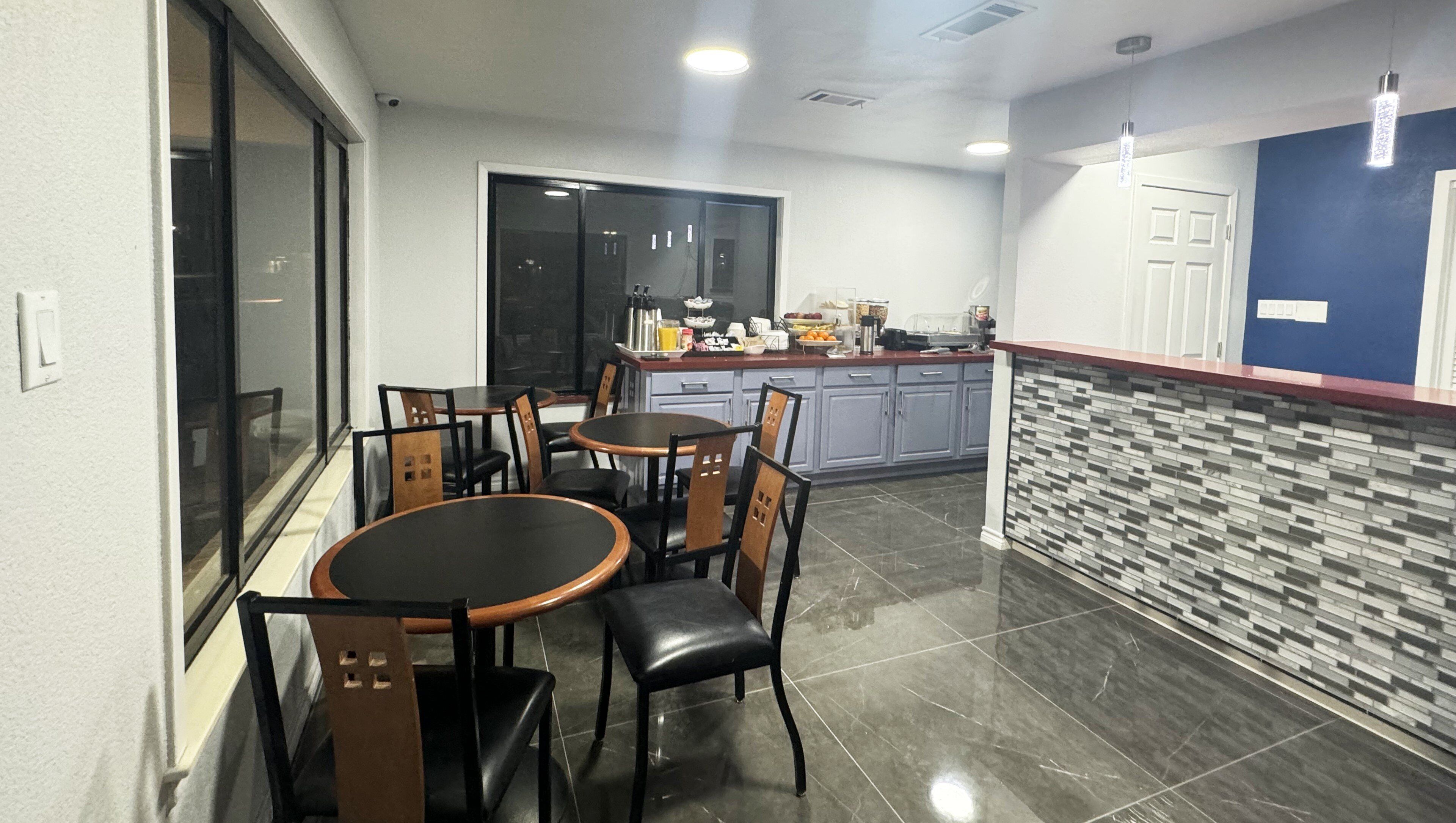 Free daily continental breakfast