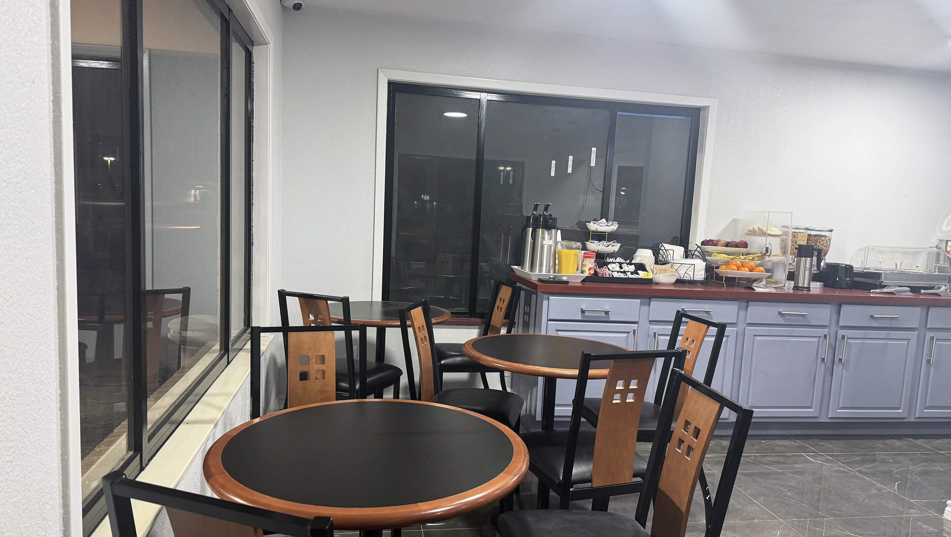 Free daily continental breakfast