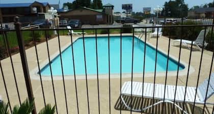 Xecutive Inn and Suites