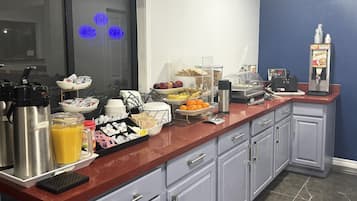 Café da manhã continental grátis todos os dias