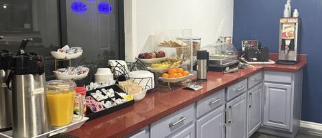 Free daily continental breakfast