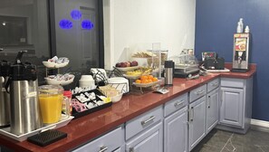 Free daily continental breakfast