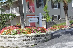 Entrada de la propiedad