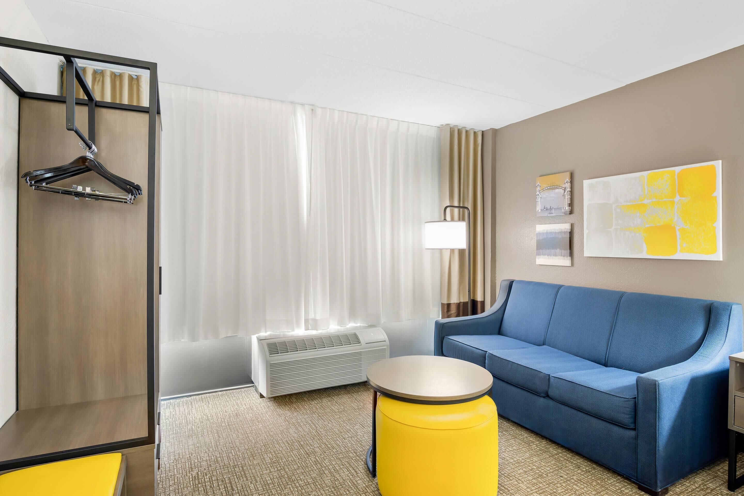 Standard Room, 1 King Bed with Sofa bed, Non Smoking | Blackout curtains, iron/ironing board, free cots/infant beds