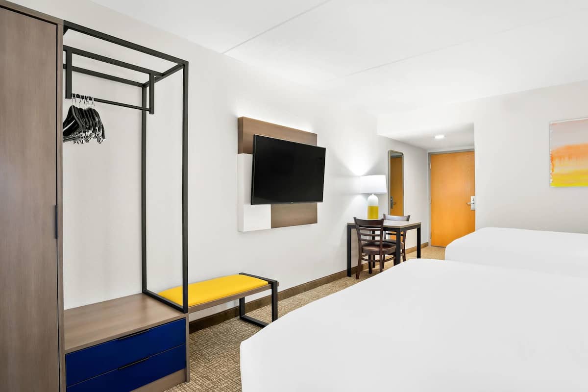 客房, 2 张大床, 无烟房, 海湾景观 | 遮光窗帘、熨斗/熨衣板、免费婴儿床、折叠床/加床(额外收费)