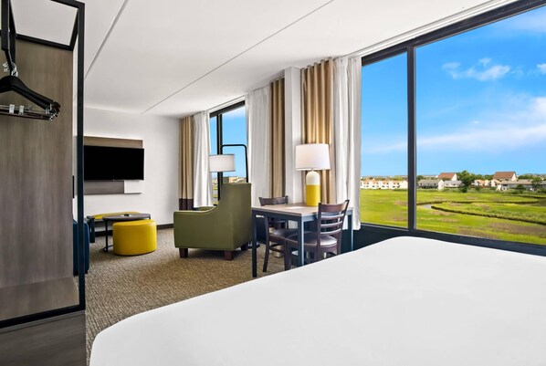Suite, 1 King Bed with Sofa bed, Non Smoking | Blackout drapes, iron/ironing board, free cribs/infant beds