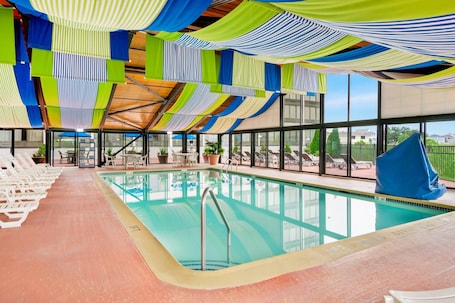 Indoor pool. Comfort Inn Gold Coast