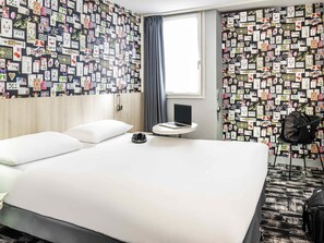 Individually furnished, blackout drapes, soundproofing - ibis Styles Reims Centre Cathédrale (Reims)