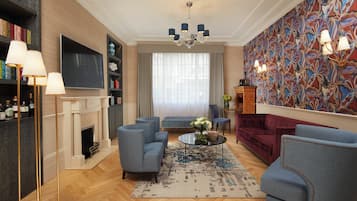 Apartment, 2 Bedrooms (Garden) | Living area | 40-inch LCD TV with satellite channels, TV, pay films