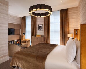 Biancheria da letto di alta qualità, minibar, cassaforte in camera