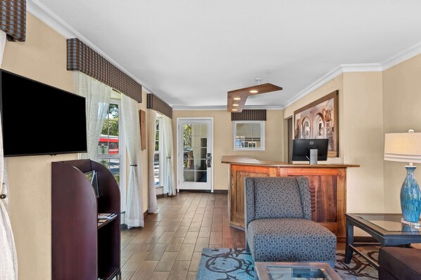 Lobby - Best Western University Lodge (Davis)