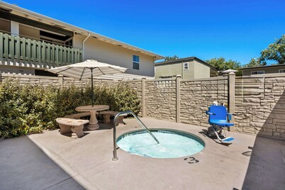 Best Western University Lodge