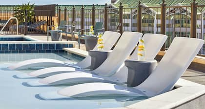 Renaissance Mobile Riverview Plaza Hotel