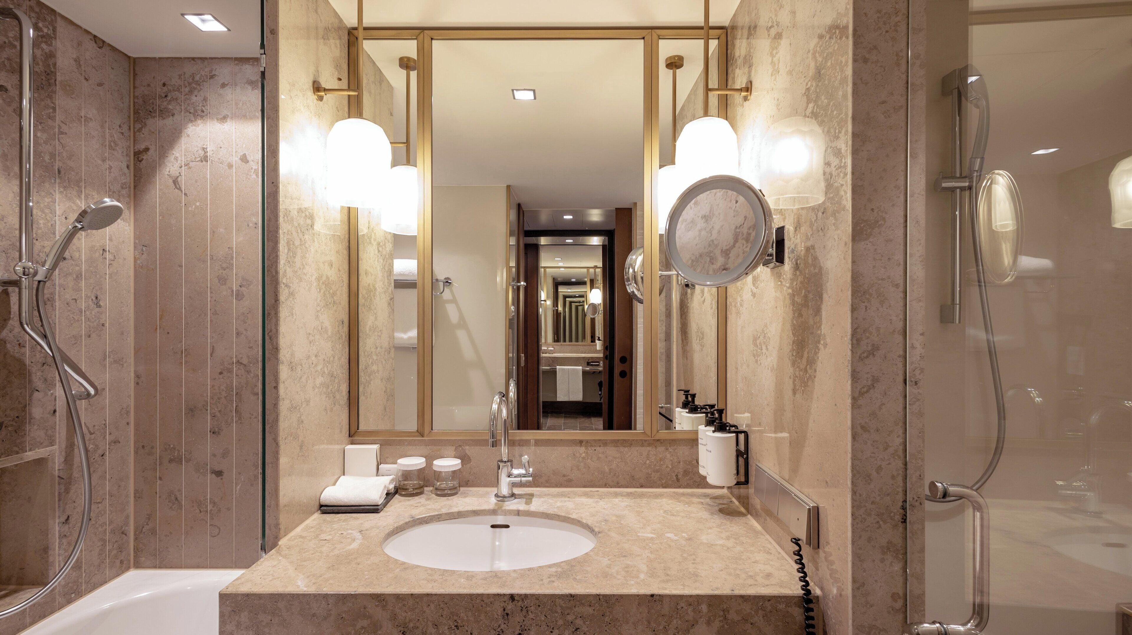 classic room, 1 king bed, accessible, club lounge access | minibar, in-room safe, desk, laptop workspace