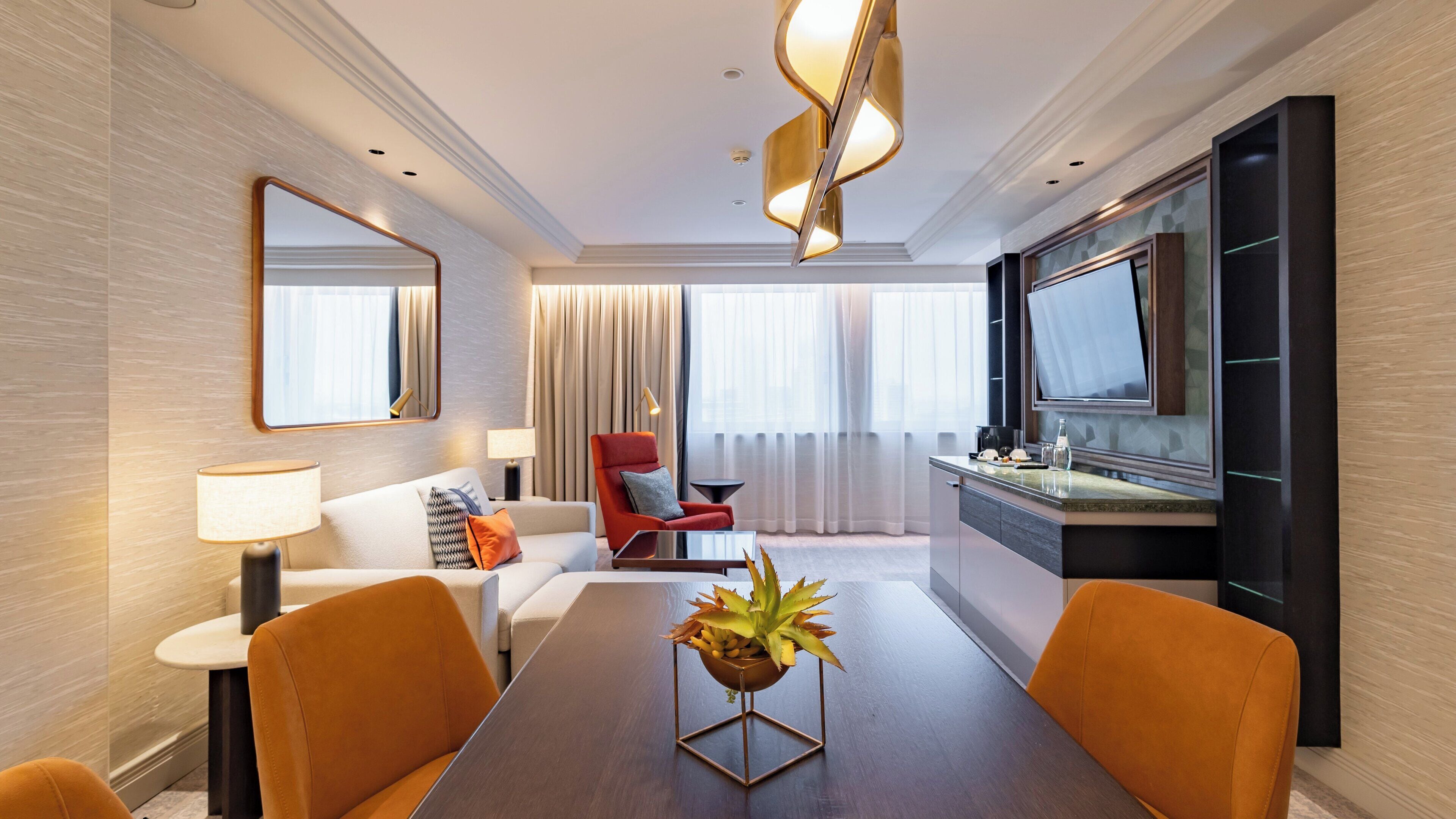 suite, 1 bedroom | minibar, in-room safe, desk, laptop workspace