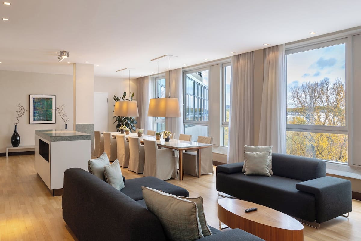 Signature Suite