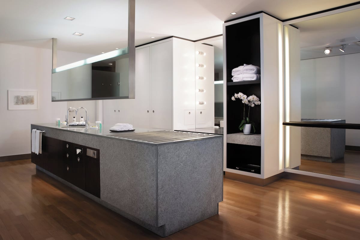 Signature Suite, 1 Twin Bed | Minibar, in-room safe, desk, laptop workspace