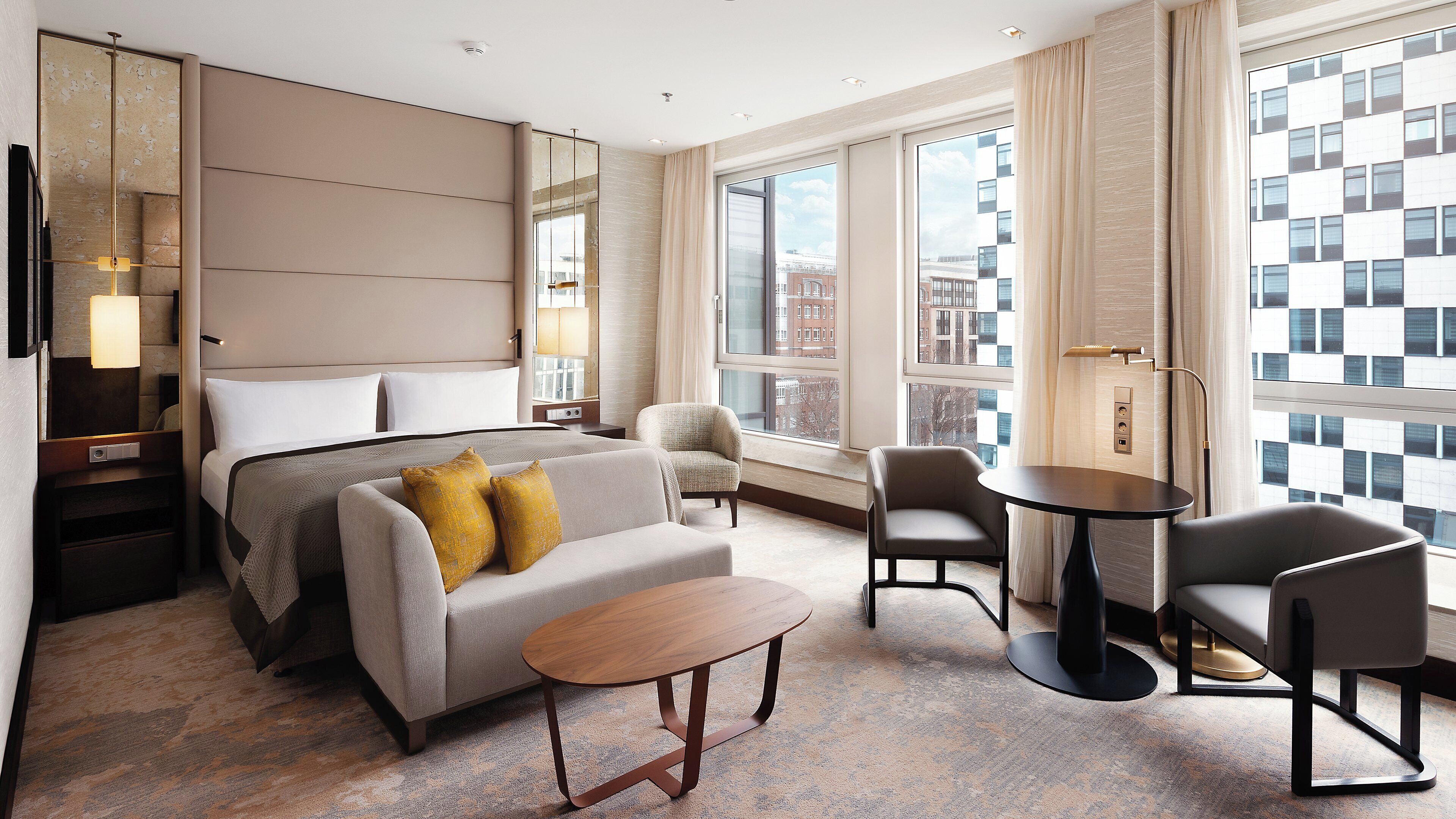 Club-værelse - 1 kingsize-seng - adgang til Club-lounge | Minibar, pengeskab på værelset, skrivebord