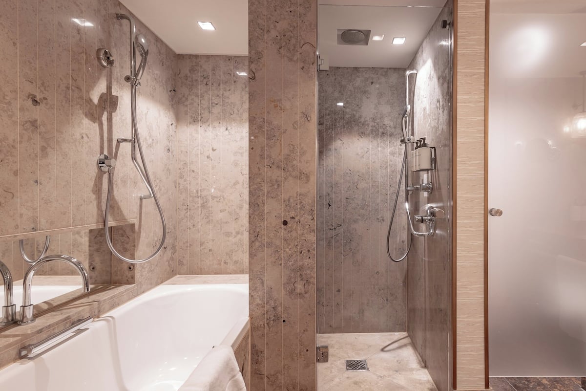 Premium Room, 1 King Bed | Minibar, in-room safe, desk, laptop workspace