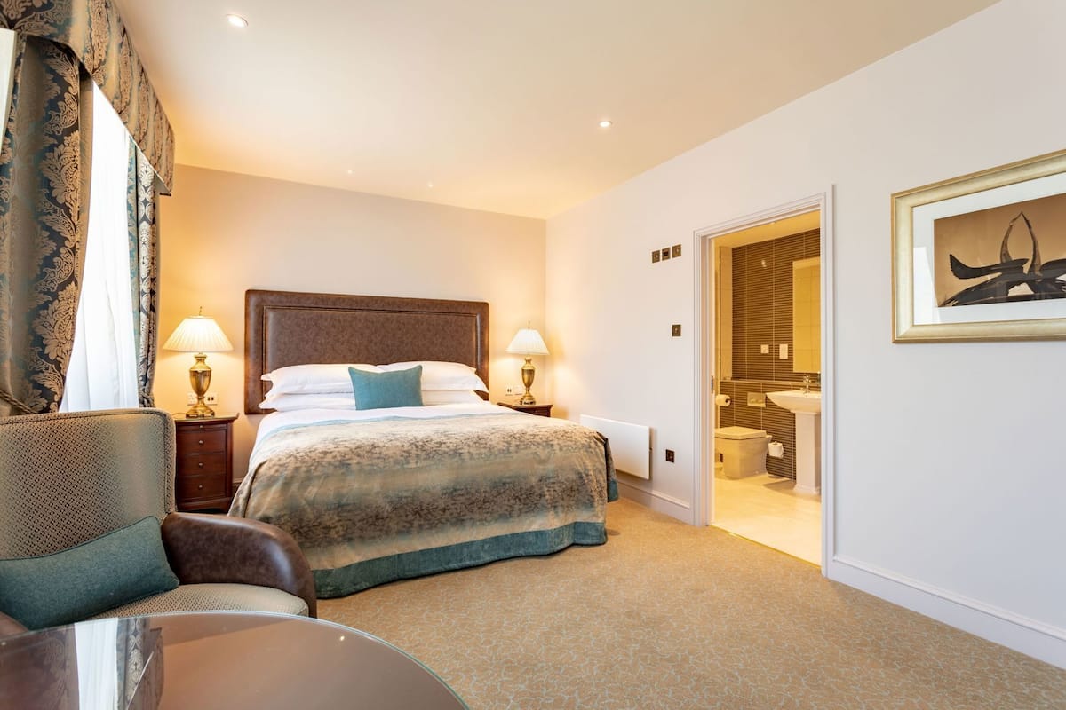 1 bedroom, in-room safe, desk, free WiFi