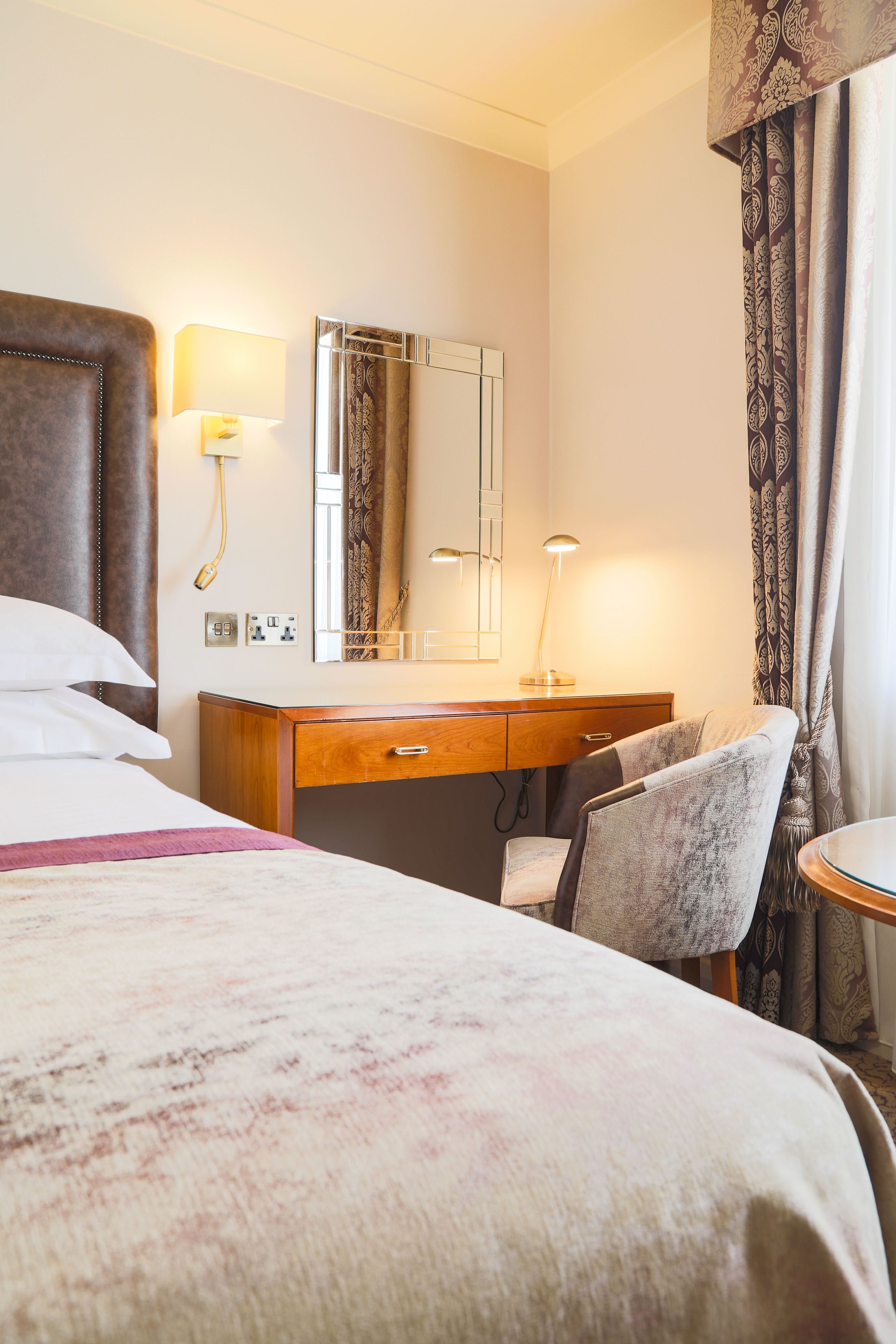 1 bedroom, in-room safe, desk, free wifi