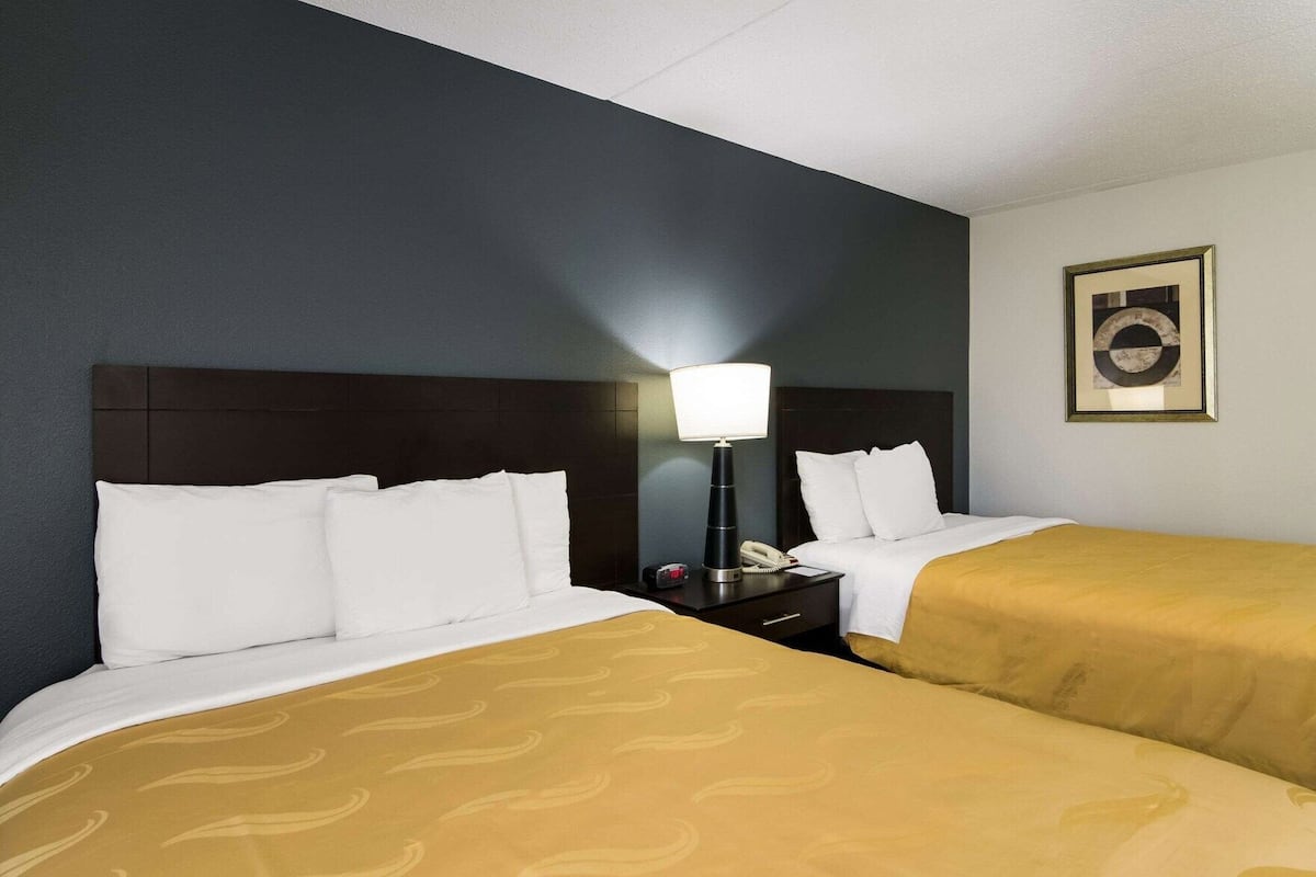 Premium bedding, in-room safe, desk, iron/ironing board