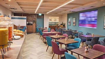 Desayuno inglés diario (GBP 16.50 por persona)