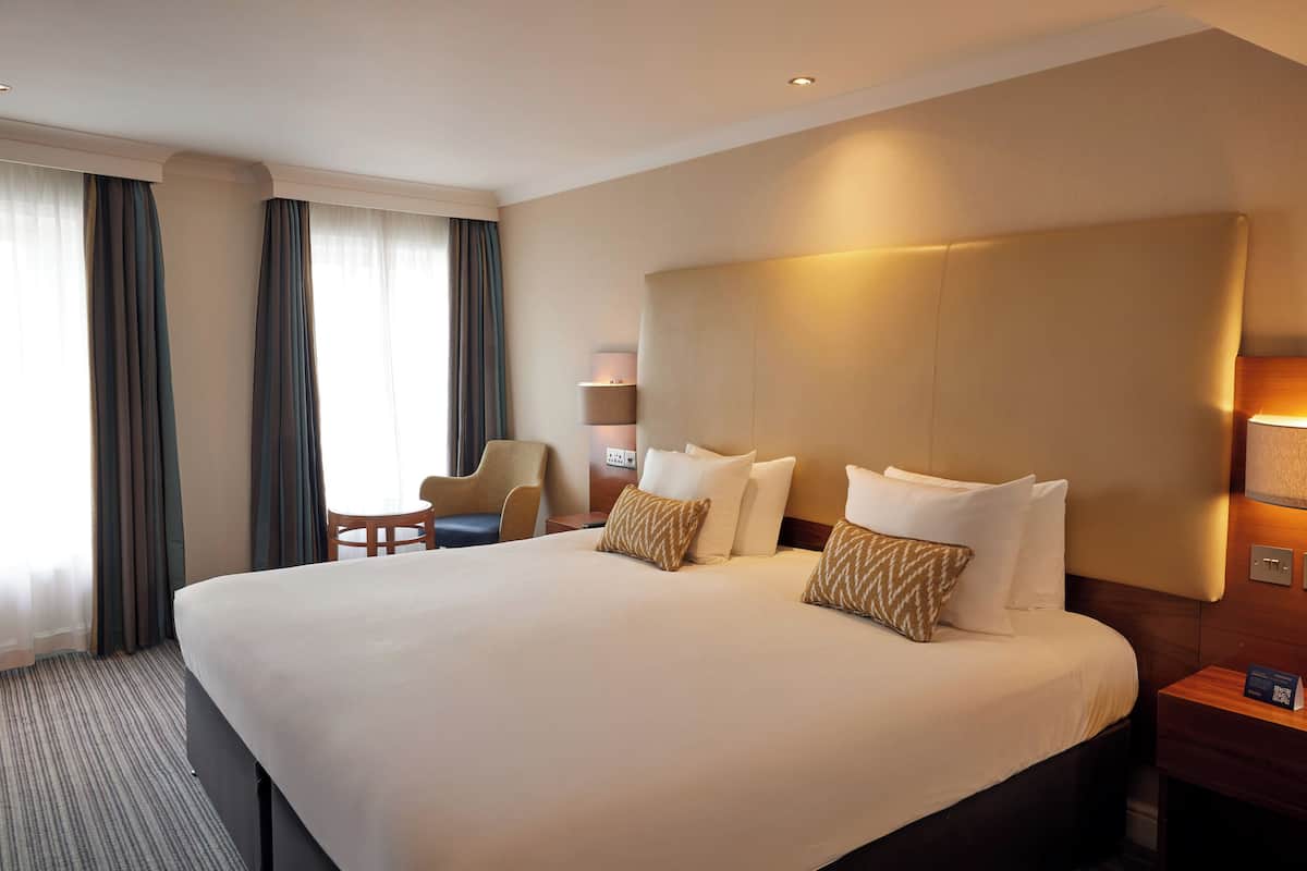 Habitació Deluxe, 1 llit de matrimoni gran | Roba de llit d'alta qualitat, caixa forta a l'habitació i escriptori