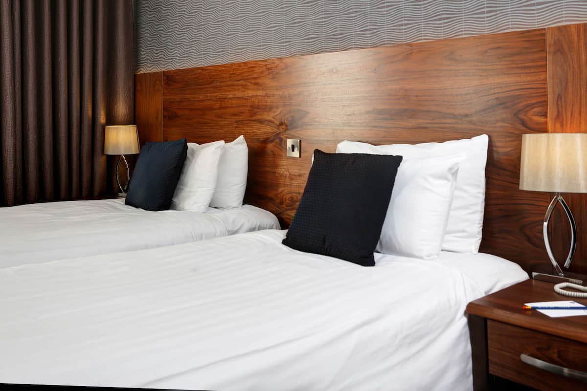 standard room, 2 single beds, non smoking | hypo-allergenic bedding, desk, laptop workspace, blackout curtains