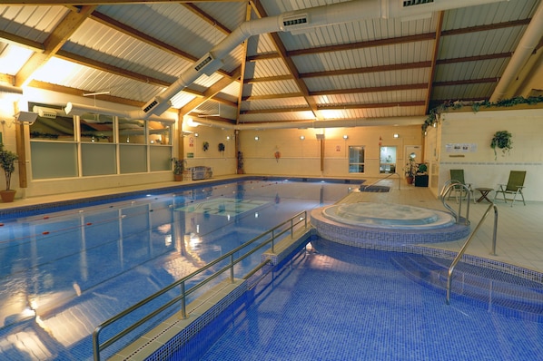 Piscine intérieure